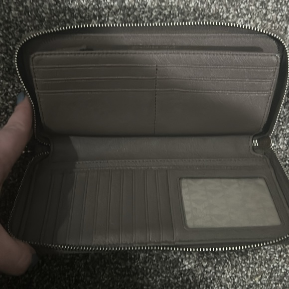 Taupe Michael Kors Wallet - Picture 4 of 5